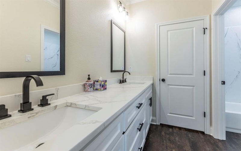 120 Big Catch Lane, Robinson, TX 76706, 4 Habitaciones Habitaciones , ,3 BañosBaños,Residential,En Venta,120 Big Catch Lane,0,21022318