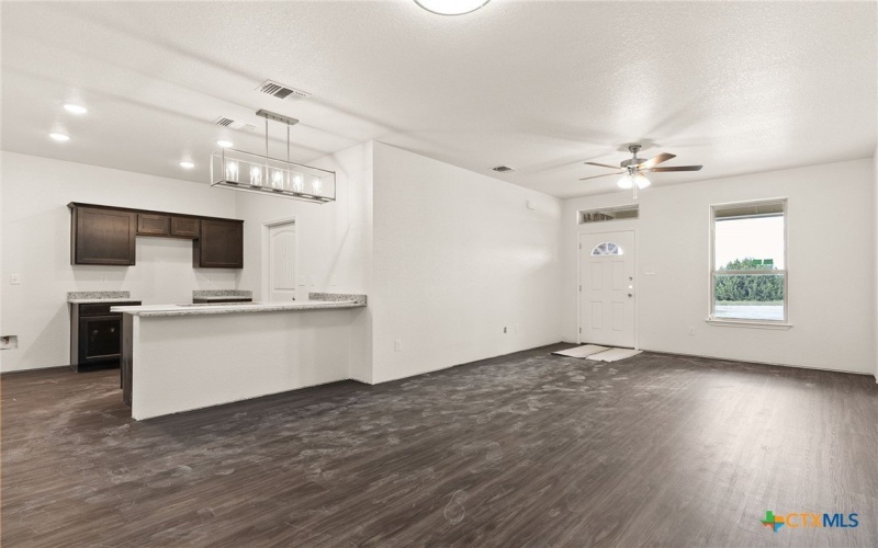 117 Leon Lane, Copperas Cove, TX 76522, 6 Habitaciones Habitaciones , ,Residential,En Venta,117 Leon Lane,0,588742
