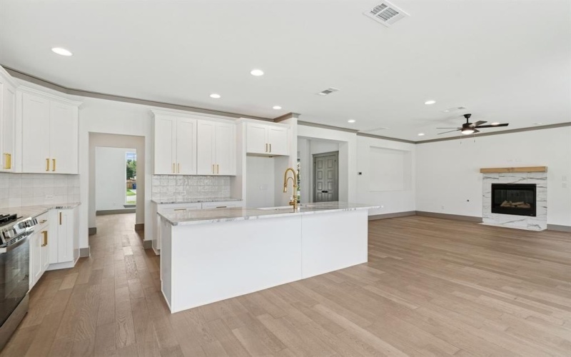 5720 Randolph Court, Westworth Village, TX 76114, 4 Bedrooms Bedrooms, ,2 BathroomsBathrooms,Residential,For Sale,5720 Randolph Court,0,21021515
