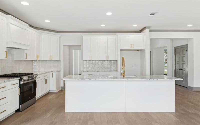 5720 Randolph Court, Westworth Village, TX 76114, 4 Bedrooms Bedrooms, ,2 BathroomsBathrooms,Residential,For Sale,5720 Randolph Court,0,21021515