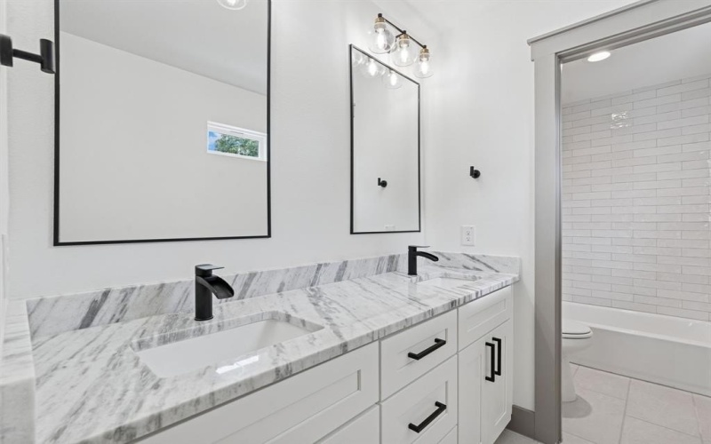 5720 Randolph Court, Westworth Village, TX 76114, 4 Bedrooms Bedrooms, ,2 BathroomsBathrooms,Residential,For Sale,5720 Randolph Court,0,21021515