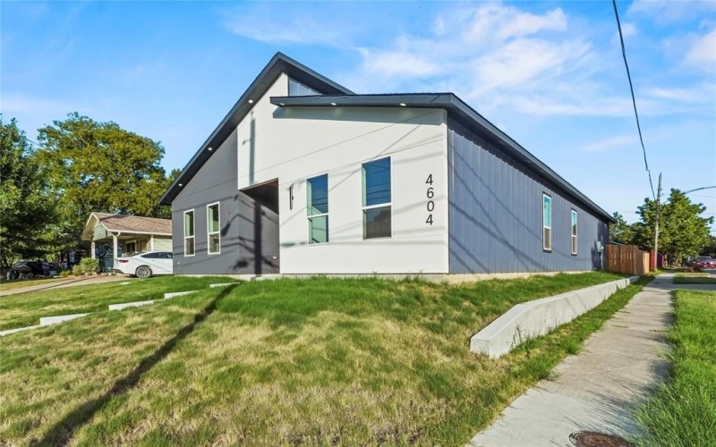 4604 Corregidor Street, Dallas, TX 75216, 4 Bedrooms Bedrooms, ,3 BathroomsBathrooms,Residential,For Sale,4604 Corregidor Street,0,21021625