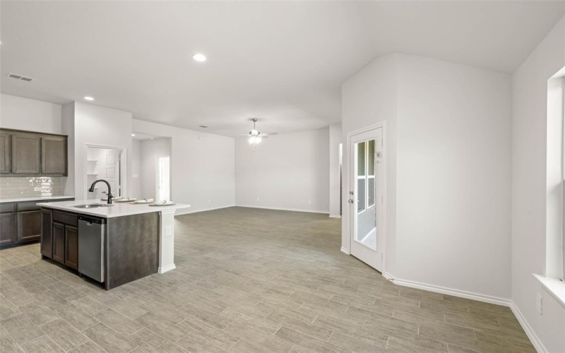 501 Pebble, Azle, TX 76020, 4 Bedrooms Bedrooms, ,2 BathroomsBathrooms,Residential,For Sale,501 Pebble,0,21021808