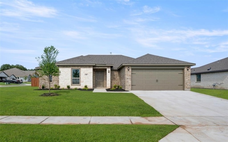 501 Pebble, Azle, TX 76020, 4 Bedrooms Bedrooms, ,2 BathroomsBathrooms,Residential,For Sale,501 Pebble,0,21021808