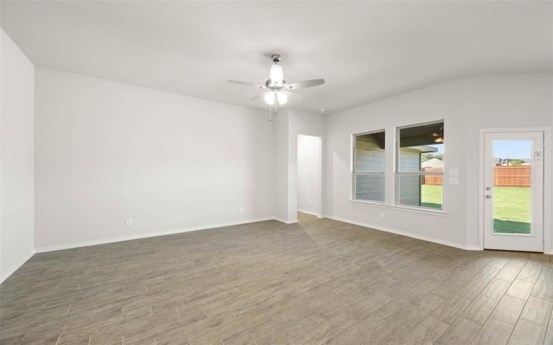 501 Pebble, Azle, TX 76020, 4 Bedrooms Bedrooms, ,2 BathroomsBathrooms,Residential,For Sale,501 Pebble,0,21021808