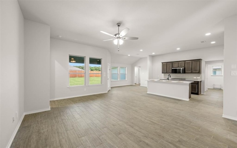 501 Pebble, Azle, TX 76020, 4 Bedrooms Bedrooms, ,2 BathroomsBathrooms,Residential,For Sale,501 Pebble,0,21021808