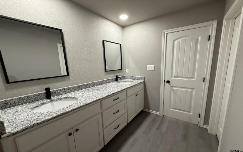 223 Private Road 6292, Mineola, TX 75773, 3 Bedrooms Bedrooms, ,2 BathroomsBathrooms,Residential,For Sale,223 Private Road 6292,25011824