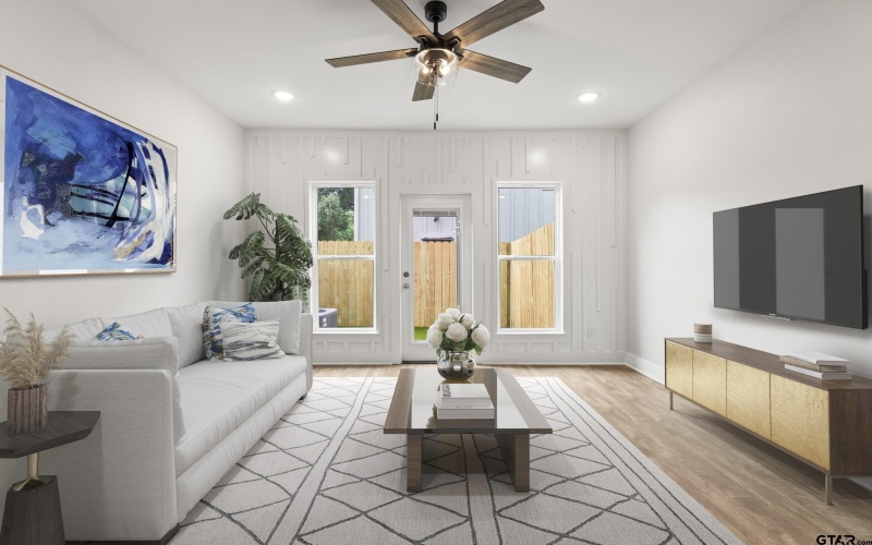 527 N College #1, Lindale, TX 75771, 2 Bedrooms Bedrooms, ,1 BathroomBathrooms,Residential,For Sale,527 N College #1,25011833