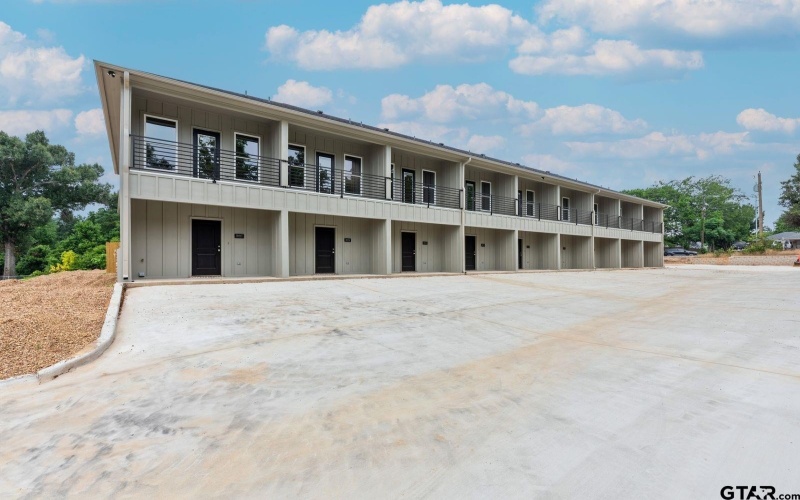 527 N College #1, Lindale, TX 75771, 2 Bedrooms Bedrooms, ,1 BathroomBathrooms,Residential,For Sale,527 N College #1,25011833