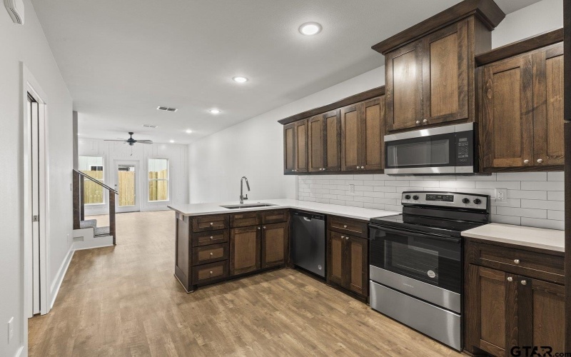 527 N College #1, Lindale, TX 75771, 2 Bedrooms Bedrooms, ,1 BathroomBathrooms,Residential,For Sale,527 N College #1,25011833