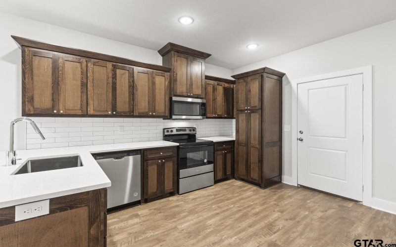 527 N College #1, Lindale, TX 75771, 2 Bedrooms Bedrooms, ,1 BathroomBathrooms,Residential,For Sale,527 N College #1,25011833