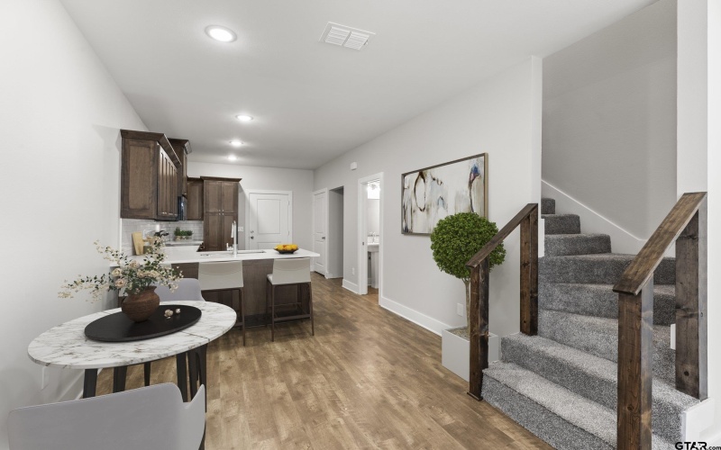 527 N College #1, Lindale, TX 75771, 2 Bedrooms Bedrooms, ,1 BathroomBathrooms,Residential,For Sale,527 N College #1,25011833