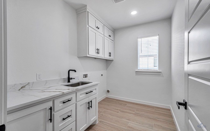 2118 S County Rd 1059, Midland, TX 79706, 4 Bedrooms Bedrooms, ,3 BathroomsBathrooms,Residential,For Sale,2118 S County Rd 1059,0,162164