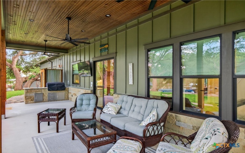 2001 Granite Cove, Kingsland, TX 78639, 5 Bedrooms Bedrooms, ,3 BathroomsBathrooms,Residential,For Sale,2001 Granite Cove,0,586906