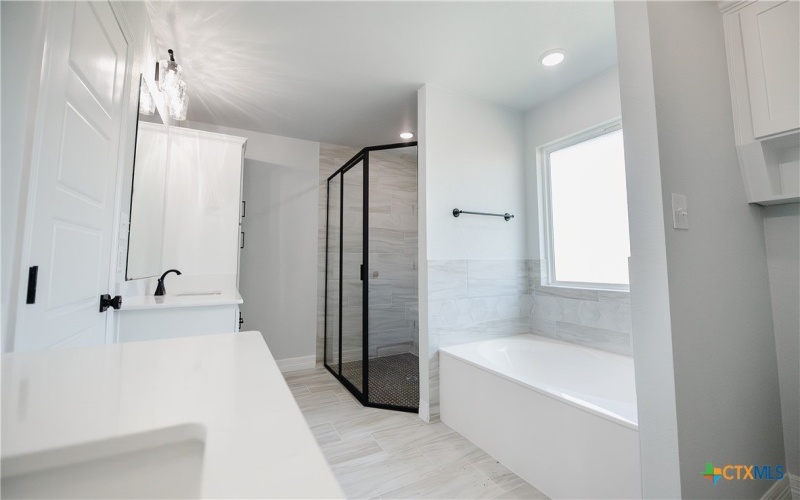 1321 Red Rock Road, Hewitt, TX 76643, 4 Habitaciones Habitaciones , ,3 BañosBaños,Residential,En Venta,1321 Red Rock Road,587725