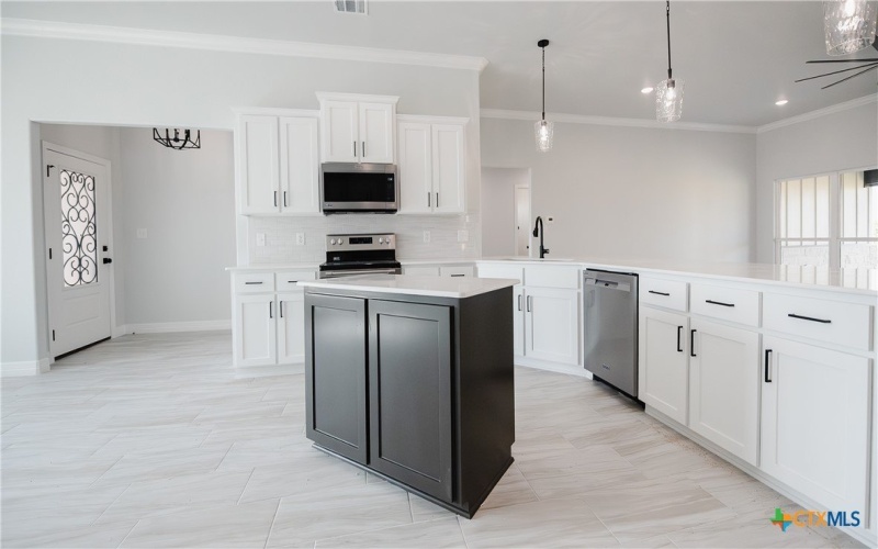 1321 Red Rock Road, Hewitt, TX 76643, 4 Habitaciones Habitaciones , ,3 BañosBaños,Residential,En Venta,1321 Red Rock Road,587725