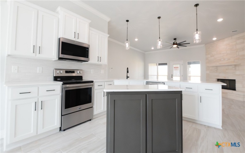 1321 Red Rock Road, Hewitt, TX 76643, 4 Habitaciones Habitaciones , ,3 BañosBaños,Residential,En Venta,1321 Red Rock Road,587725