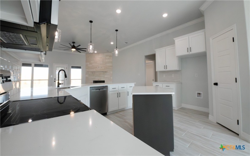 1321 Red Rock Road, Hewitt, TX 76643, 4 Habitaciones Habitaciones , ,3 BañosBaños,Residential,En Venta,1321 Red Rock Road,587725