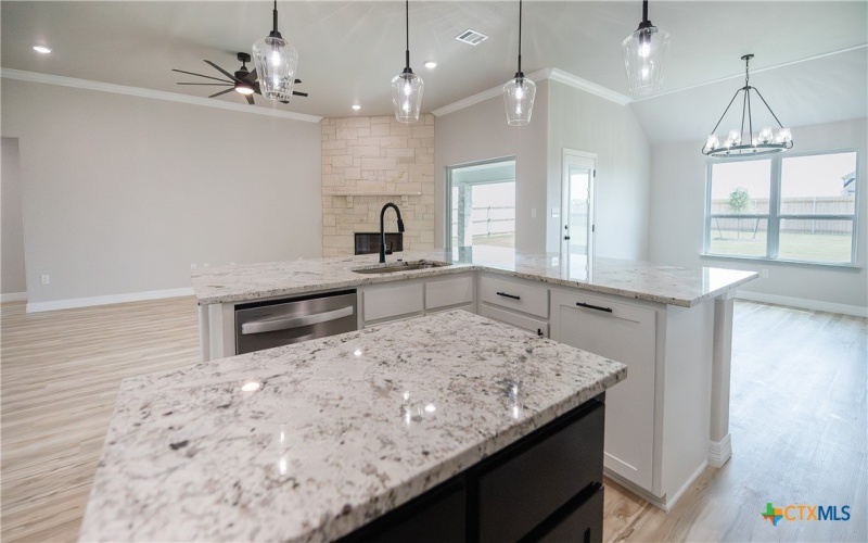 1404 Tahonta Drive, Hewitt, TX 76643, 4 Habitaciones Habitaciones , ,2 BañosBaños,Residential,En Venta,1404 Tahonta Drive,587752