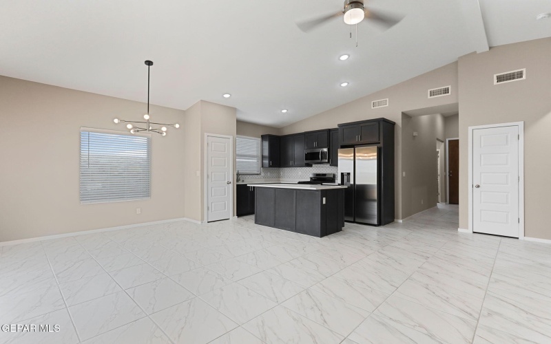 8424 WALLY PLACE, Vinton, TX 79821, 4 Habitaciones Habitaciones , ,2 BañosBaños,Residential,En Venta,8424 WALLY PLACE,927778