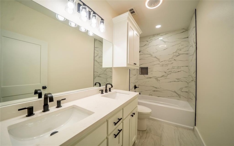 111 Lindy Lee Lane, Mabank, TX 75156, 3 Habitaciones Habitaciones , ,2 BañosBaños,Residential,En Venta,111 Lindy Lee Lane,0,21019272