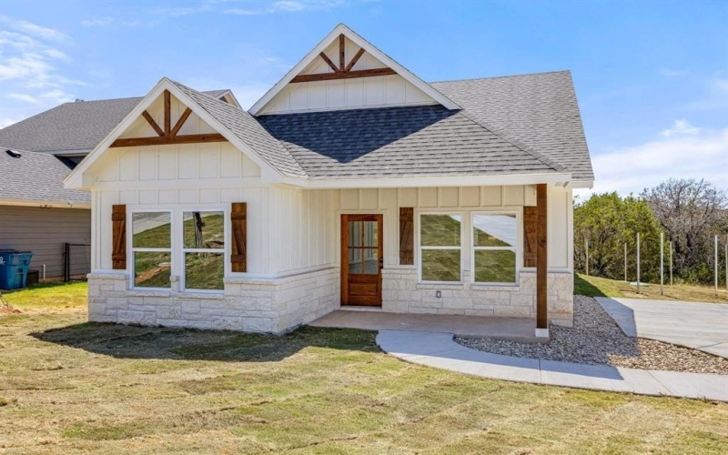 2400 Duro Court, Granbury, TX 76048, 3 Bedrooms Bedrooms, ,2 BathroomsBathrooms,Residential,For Sale,2400 Duro Court,21020264