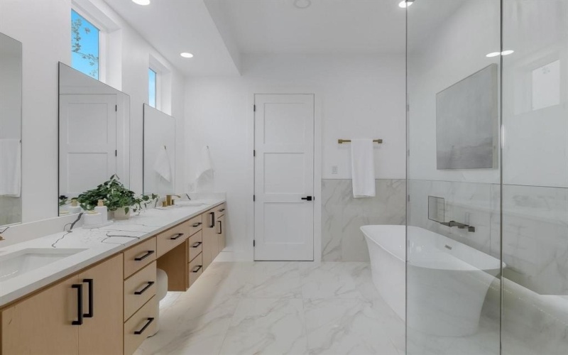 1919 Pollard Street, Dallas, TX 75208, 3 Bedrooms Bedrooms, ,3 BathroomsBathrooms,Residential,For Sale,1919 Pollard Street,0,21021547