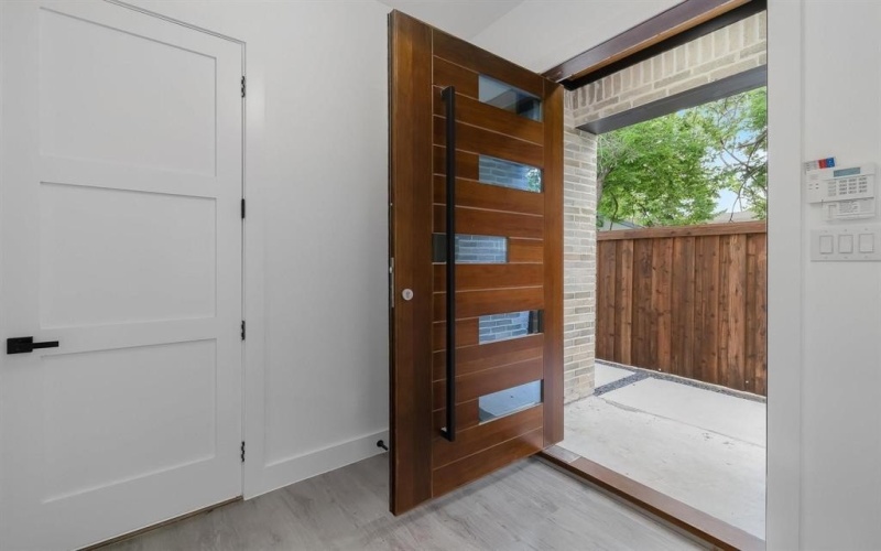 1919 Pollard Street, Dallas, TX 75208, 3 Bedrooms Bedrooms, ,3 BathroomsBathrooms,Residential,For Sale,1919 Pollard Street,0,21021547