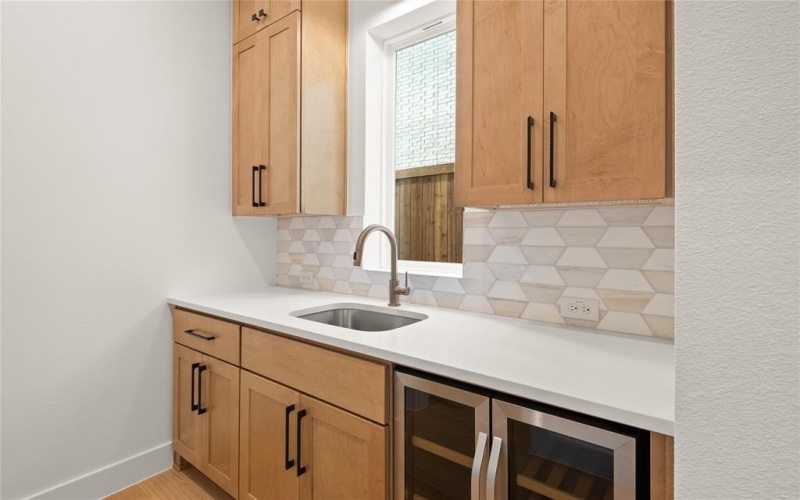 525 Classen Drive, Dallas, TX 75218, 5 Habitaciones Habitaciones , ,5 BañosBaños,Residential,En Venta,525 Classen Drive,21023528