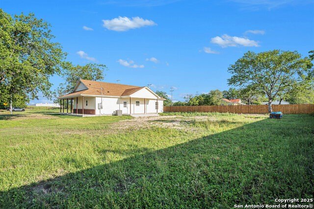 1615 N Guadalupe, Seguin, TX 78155, 3 Bedrooms Bedrooms, ,2 BathroomsBathrooms,Residential,For Sale,1615 N Guadalupe,1865700