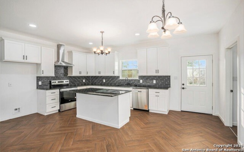1615 N Guadalupe, Seguin, TX 78155, 3 Bedrooms Bedrooms, ,2 BathroomsBathrooms,Residential,For Sale,1615 N Guadalupe,1865700