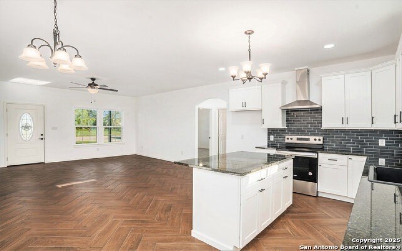 1615 N Guadalupe, Seguin, TX 78155, 3 Bedrooms Bedrooms, ,2 BathroomsBathrooms,Residential,For Sale,1615 N Guadalupe,1865700