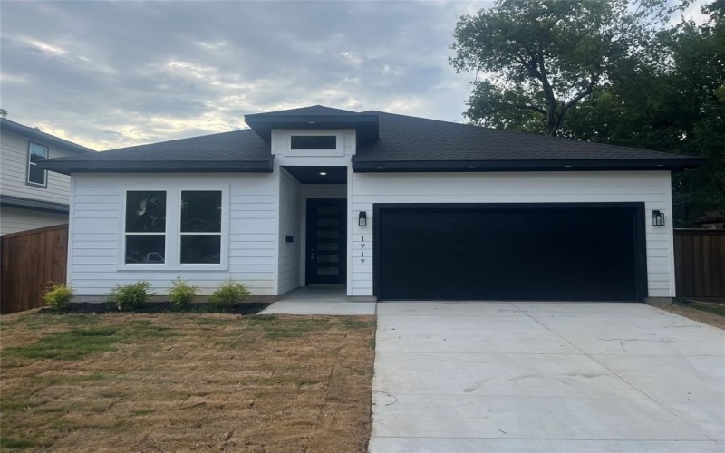 1717 Poplar Street, Dallas, TX 75215, 4 Bedrooms Bedrooms, ,2 BathroomsBathrooms,Residential,For Sale,1717 Poplar Street,0,21022494