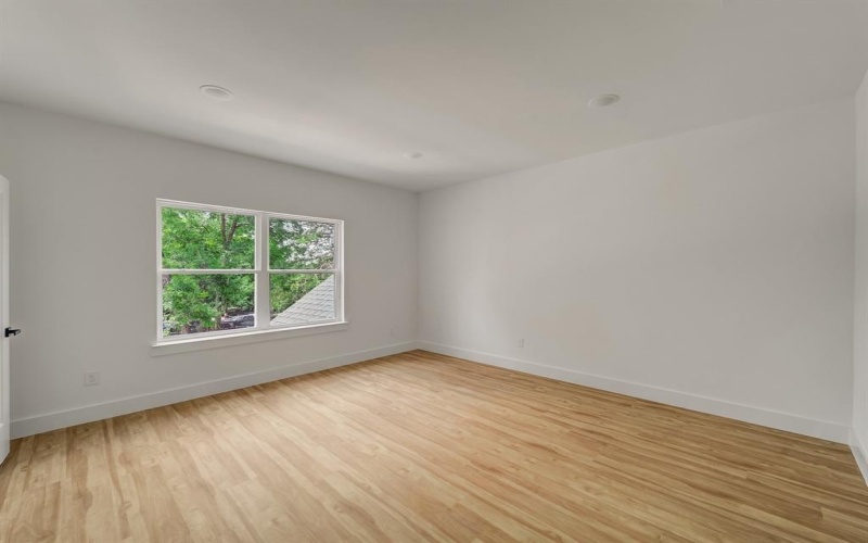 2416 Fatima Avenue, Dallas, TX 75241, 5 Bedrooms Bedrooms, ,5 BathroomsBathrooms,Residential,For Sale,2416 Fatima Avenue,0,21022576