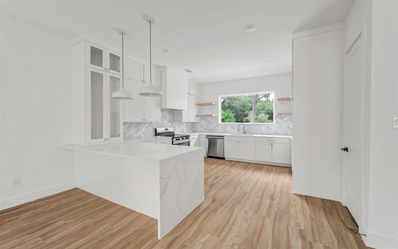2416 Fatima Avenue, Dallas, TX 75241, 5 Bedrooms Bedrooms, ,5 BathroomsBathrooms,Residential,For Sale,2416 Fatima Avenue,0,21022576