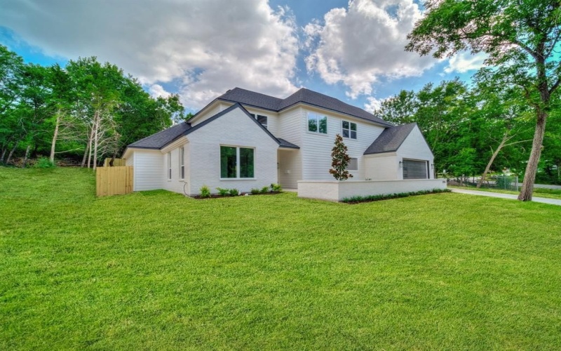2416 Fatima Avenue, Dallas, TX 75241, 5 Bedrooms Bedrooms, ,5 BathroomsBathrooms,Residential,For Sale,2416 Fatima Avenue,0,21022576