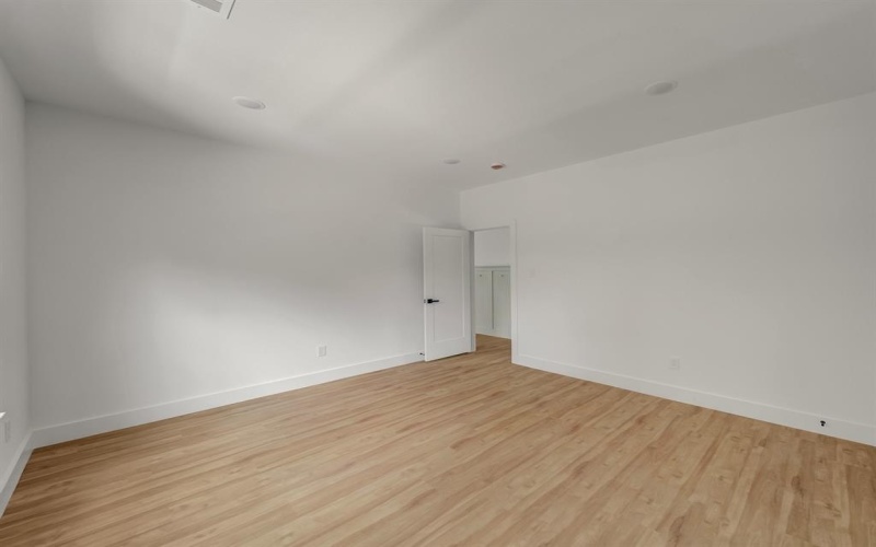 2416 Fatima Avenue, Dallas, TX 75241, 5 Bedrooms Bedrooms, ,5 BathroomsBathrooms,Residential,For Sale,2416 Fatima Avenue,0,21022576