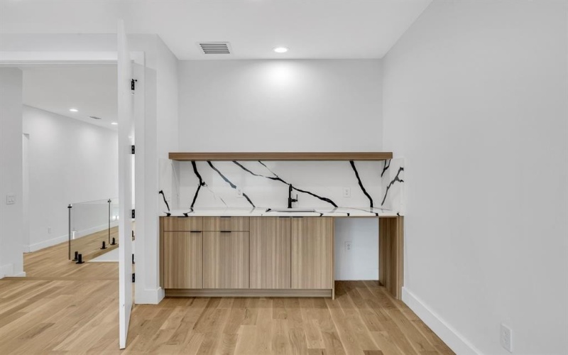 6231 McCommas Boulevard, Dallas, TX 75214, 5 Bedrooms Bedrooms, ,6 BathroomsBathrooms,Residential,For Sale,6231 McCommas Boulevard,0,21022656