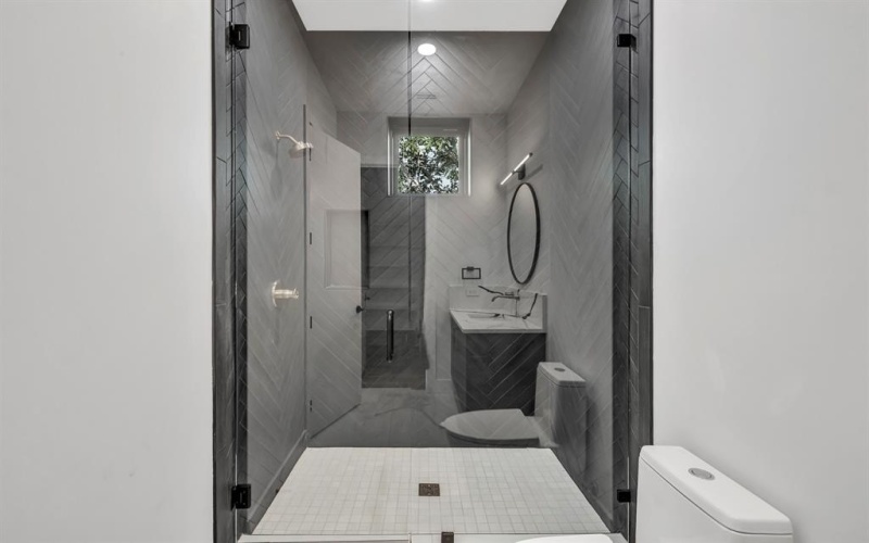6231 McCommas Boulevard, Dallas, TX 75214, 5 Bedrooms Bedrooms, ,6 BathroomsBathrooms,Residential,For Sale,6231 McCommas Boulevard,0,21022656