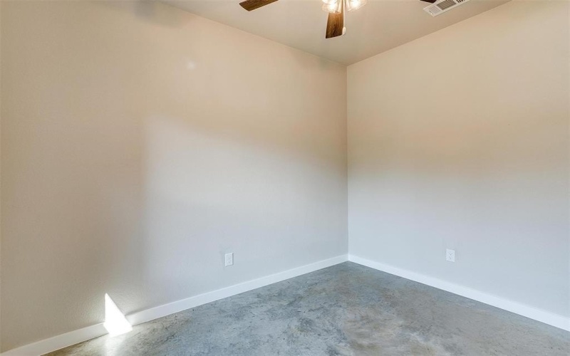 105 W Main Street, Rio Vista, TX 76093, 3 Habitaciones Habitaciones , ,2 BañosBaños,Residential,En Venta,105 W Main Street,0,21022714
