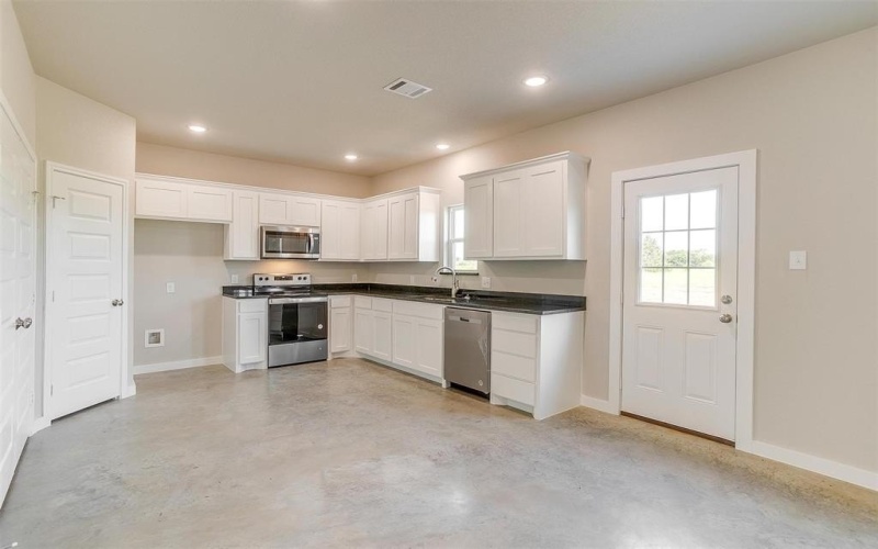 105 W Main Street, Rio Vista, TX 76093, 3 Habitaciones Habitaciones , ,2 BañosBaños,Residential,En Venta,105 W Main Street,0,21022714