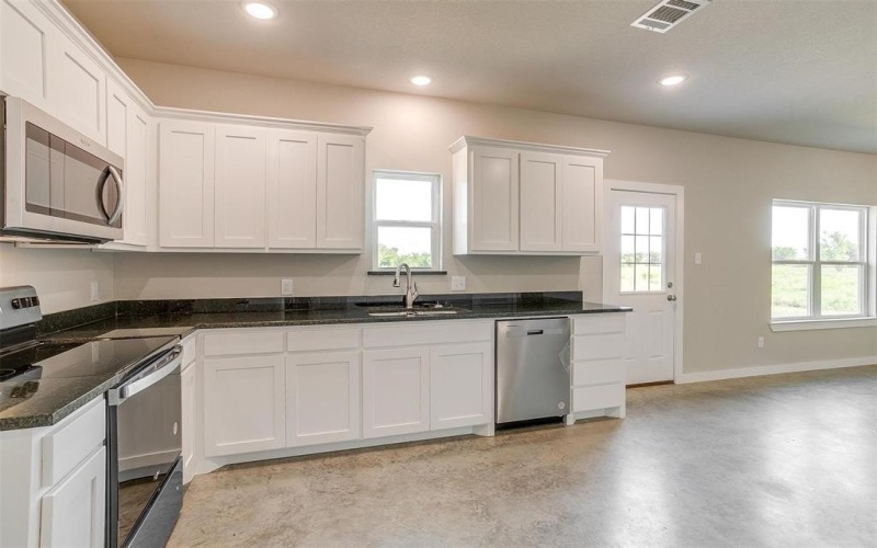 105 W Main Street, Rio Vista, TX 76093, 3 Habitaciones Habitaciones , ,2 BañosBaños,Residential,En Venta,105 W Main Street,0,21022714