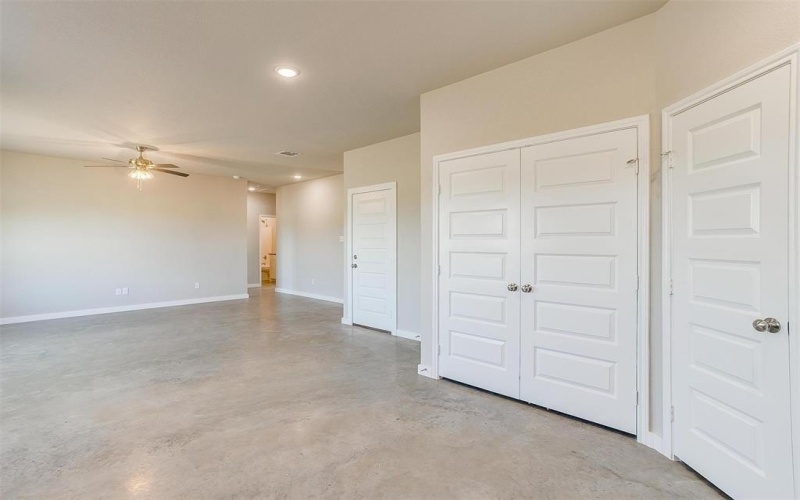 105 W Main Street, Rio Vista, TX 76093, 3 Habitaciones Habitaciones , ,2 BañosBaños,Residential,En Venta,105 W Main Street,0,21022714
