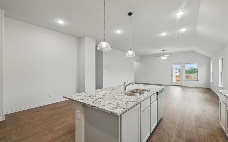 4601 Plumpjack Drive, Arlington, TX 76013, 4 Habitaciones Habitaciones , ,3 BañosBaños,Residential,En Venta,4601 Plumpjack Drive,0,21022821