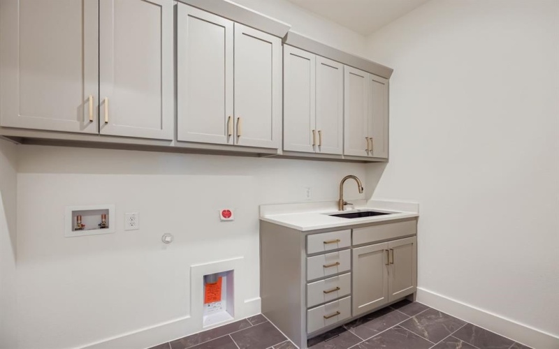 1228 High Street, The Colony, TX 75056, 4 Habitaciones Habitaciones , ,5 BañosBaños,Residential,En Venta,1228 High Street,0,21022869