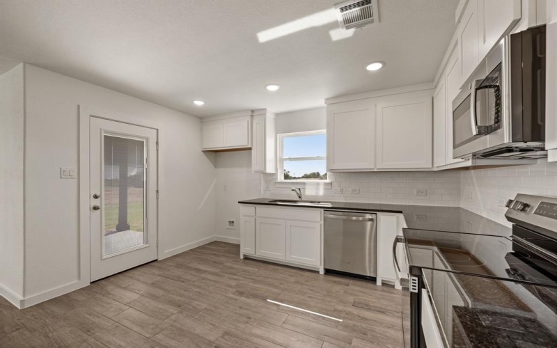 1016 Gatlin Circle, Springtown, TX 76082, 3 Bedrooms Bedrooms, ,2 BathroomsBathrooms,Residential,For Sale,1016 Gatlin Circle,0,21022943