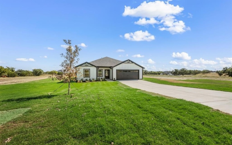 1016 Gatlin Circle, Springtown, TX 76082, 3 Bedrooms Bedrooms, ,2 BathroomsBathrooms,Residential,For Sale,1016 Gatlin Circle,0,21022943