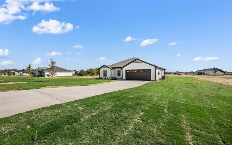 1016 Gatlin Circle, Springtown, TX 76082, 3 Bedrooms Bedrooms, ,2 BathroomsBathrooms,Residential,For Sale,1016 Gatlin Circle,0,21022943