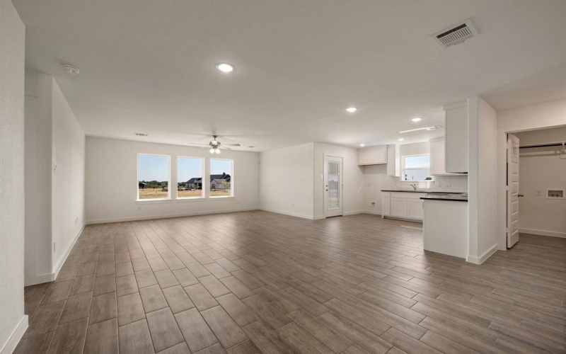 1016 Gatlin Circle, Springtown, TX 76082, 3 Bedrooms Bedrooms, ,2 BathroomsBathrooms,Residential,For Sale,1016 Gatlin Circle,0,21022943