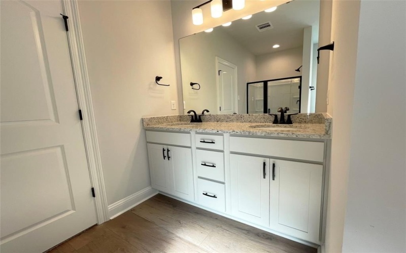 762 Venecia Drive, Bossier City, LA 71111, 4 Habitaciones Habitaciones , ,2 BañosBaños,Residential,En Venta,762 Venecia Drive,0,21022973